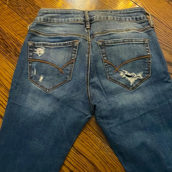 Distressed Skinnys - Picture 4 of 4